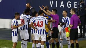 Estoril-FC Porto B, 1-1: empate em jogo com final polémico