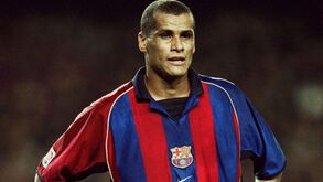 Rivaldo recorda saída do Barcelona: «Poderia ter sido um caso como o de Figo» 