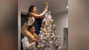 A gigantesca árvore de Natal de um jogador do Real Madrid que toda a gente quer ver