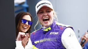 Equipa pediu fotos em topless a piloto finlandesa em troca de um lugar nas Indy Ligth