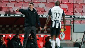 Lance polémico no Benfica-Portimonense: Beto pediu penálti mas viu amarelo por simulação