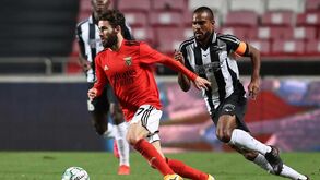 Misto de arte de Rafa com atrapalhação da defesa do Portimonense: o segundo golo do Benfica