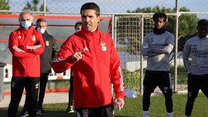 Nélson Veríssimo orientou o primeiro treino pelo Benfica B
