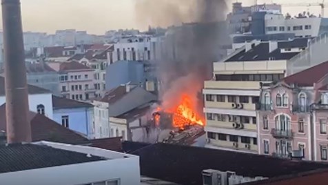 Building collapses after explosion in downtown Lisbon: see images