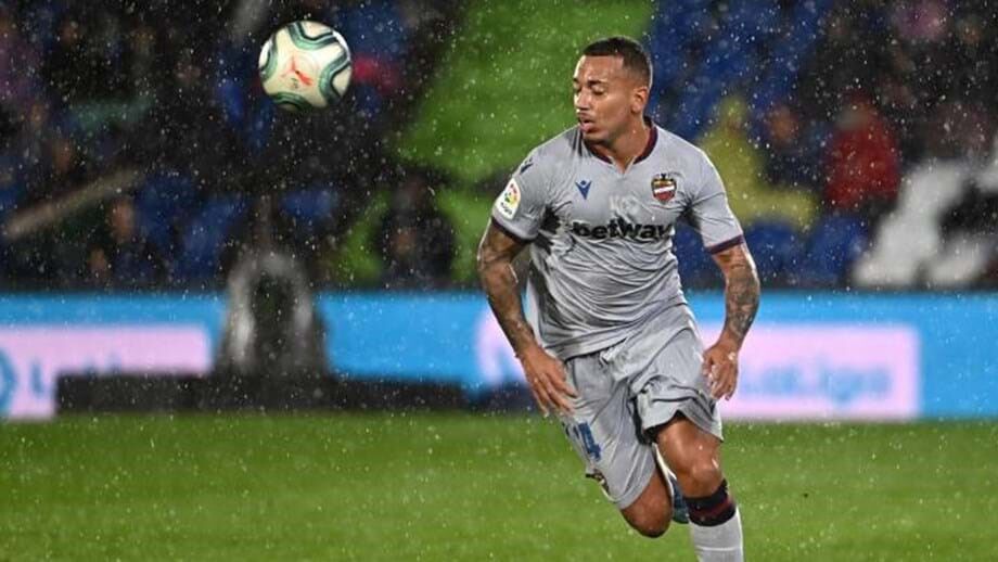 Rúben Vezo testa positivo à Covid-19 e desfalca Levante