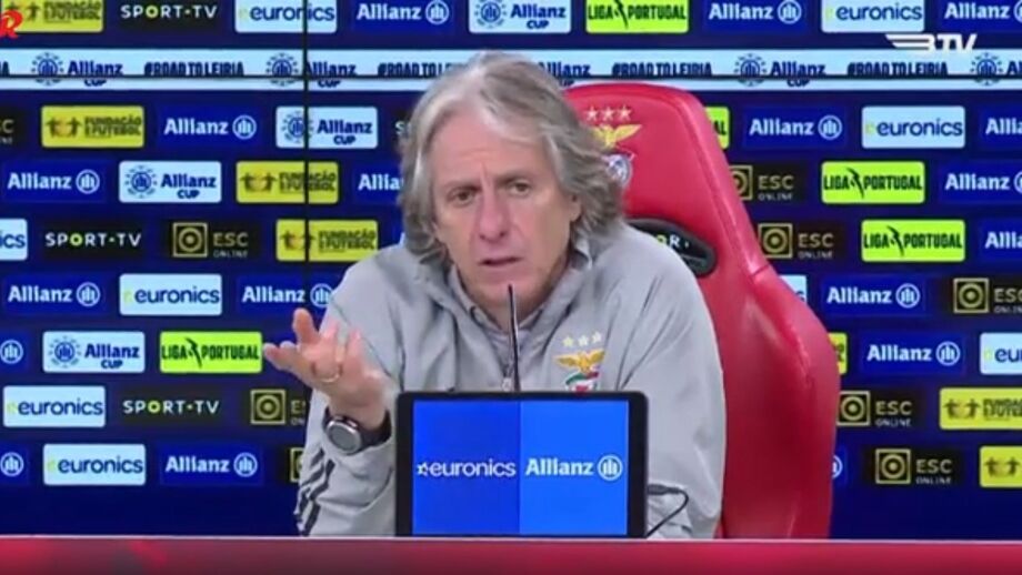 Treinador analisa prestação defensiva do Benfica