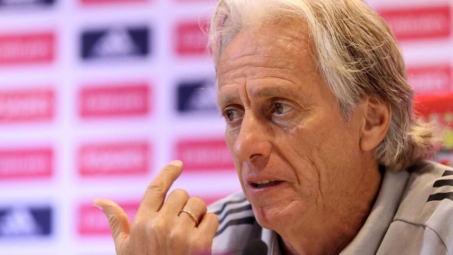 Questionado sobre se o Benfica joga pior do que os outros candidatos ao título, Jorge Jesus foi taxativo