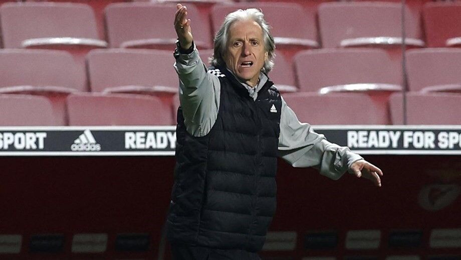 Treinador do Benfica está focado no Gil Vicente e não quer pensar ainda no FC Porto