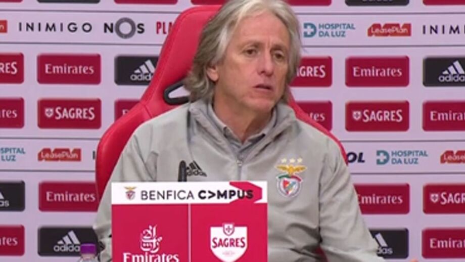Treinador do Benfica aborda possível regresso do jogador à Luz