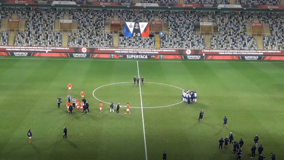 Dragões venceram os encarnados por 2-0