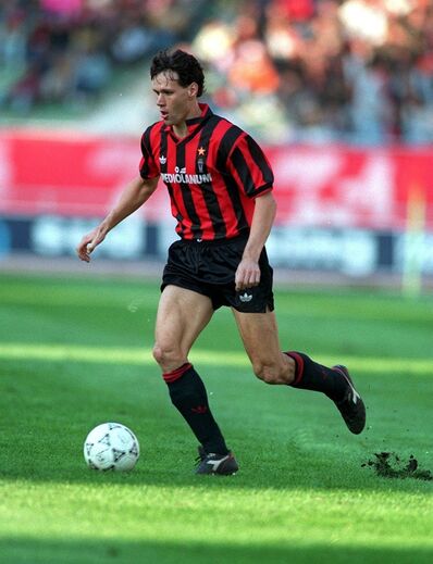 Marco van Basten (AC Milan) vs IFK Gotemburgo - 1992/93