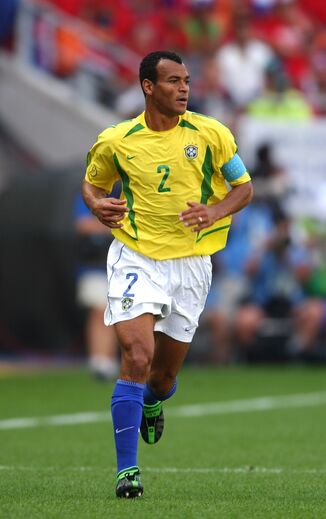Lateral-direito: Cafú