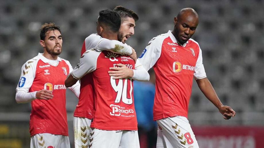 A crónica do Sp. Braga-Estoril, 3-1: em defesa do título joga-se pelo seguro