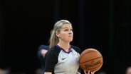 Jenna Schroeder entrou para o quadro de árbitros da liga em 2019