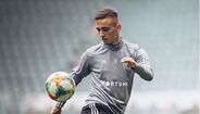 Michal Karbownik (19 anos - Legia) - Chegou a estar na agenda do Sporting, mas o seu futuro passou por uma transferência para o Brighton em outubro. Apesar dessa aposta, os ingleses decidiram emprestá-lo até final da temporada ao conjunto de Varsóvia.