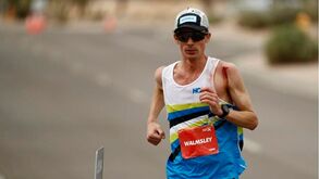 Jim Walmsley falha recorde do Mundo dos 100 quilómetros por 11 segundos