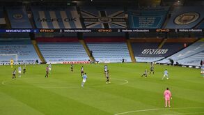 Cinco jogadores do Manchester City com teste positivo à Covid-19