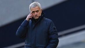 Mourinho repreende jogadores após passarem a noite de Natal juntos: «Estamos desiludidos»