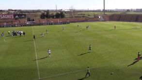 Alex Apolinário caiu inanimado em campo e ninguém quis voltar a jogar