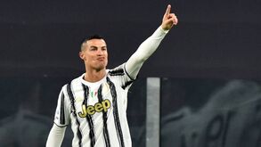 Os jogadores com mais seguidores no Instagram: Cristiano Ronaldo sem 'rival' à altura