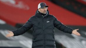 Klopp critica arbitragem: «Como conseguem ter tão depressa todos os ângulos da jogada?»