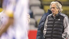 «Há jogadores no plantel do Benfica que acusam desgaste no relacionamento com Jorge Jesus»