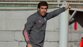 Raúl apontado como natural sucessor de Zidane nos merengues