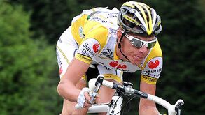 «Injetem-se à vontade não sei com que merda»: ciclista banido por doping recusa vacina contra a Covid-19