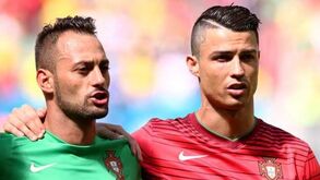 Beto: «Na Seleção, Ronaldo brincava - 'Como é que chego com a cabeça onde tu vais com as mãos?'»