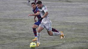 Betis vence na visita a Huesca e sobe ao 10.º lugar da Liga espanhola