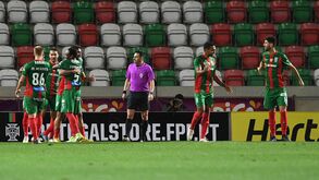 Sabia que o Famalicão mudou para azul e branco por causa do tio de Pinto da Costa? Escritor Jorge Reis-Sá conta histórias do clube