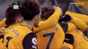 Rúben Neves surge na grande área do Everton e empata a partida para o Wolves