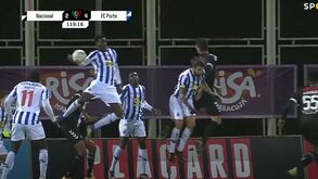 Carambola na área do V. Guimarães e Francisco Moura a aproveitar para confirmar o triunfo do Famalicão