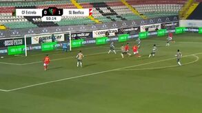 Seferovic respondeu ao centro de Diogo Gonçalves e fez o segundo do Benfica na Amadora