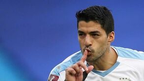 Diretor da Juventus reconhece que tinha acordo com Luis Suárez por 10 milhões de euros