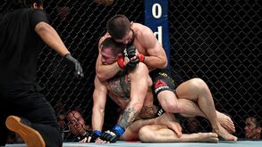 Khabib Nurmagomedov só volta da reforma se McGregor ou Poirier o impressionarem