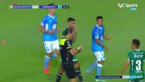 Jogo na Argentina com duas expulsões em... 75 segundos