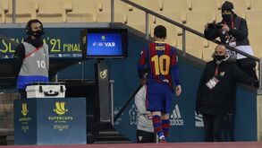 Messi perdeu a cabeça e foi expulso por agressão: veja o lance