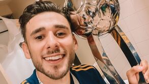 Salvio quebra silêncio sobre rumores que o apontam ao Benfica