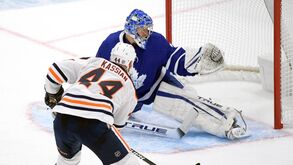 Toronto Maple Leafs-Edmonton Oilers: anfitriões com ligeira vantagem no frente a frente