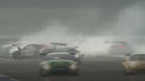 O que pode correr mal em duas, três, quatro rodas ou na água? Estes pilotos sabem bem...
