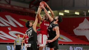 Benfica vence Académica por 37 pontos de diferença