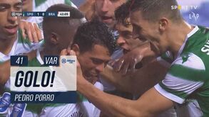 Mourinho ofereceu porta-chaves com formato da Conference League a jornalista holandês: «Bonito, não é?»