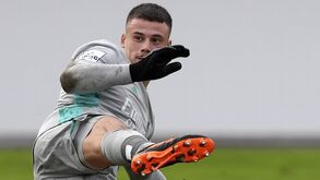 Svilar lidera uma defesa de estreias no Benfica