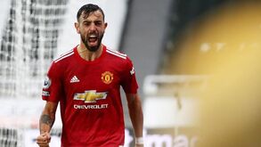 Antigo defesa inglês rendido: «A equipa segue a liderança de Bruno Fernandes»