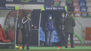 O momento em que Carvalhal e Amorim foram expulsos