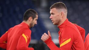 Paulo Fonseca com plantel do seu lado: Dzeko deve pedir desculpas