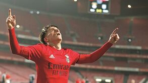 Cervi festeja golo na despedida do Benfica