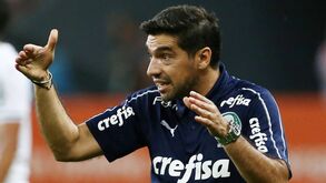 Lenda do Palmeiras vê 