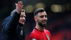 Solskjaer revela 'vício' de Bruno Fernandes e elogia: «Sabe tanto de futebol...»